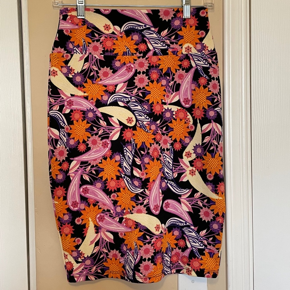 NWOT LulaRoe Pencil Skirt